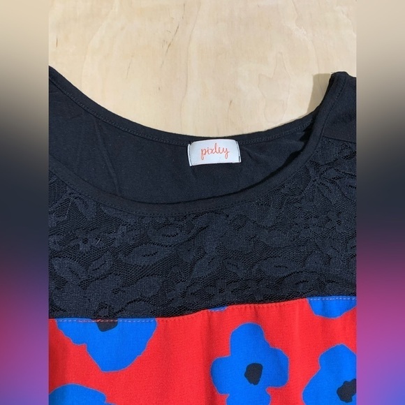 Pixley Lace and Floral Cap Sleeve Top Size M - Picture 2 of 6